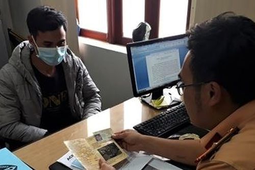 Triệu tập hai tài xế đổ rác bừa bãi làm xấu Đà Lạt