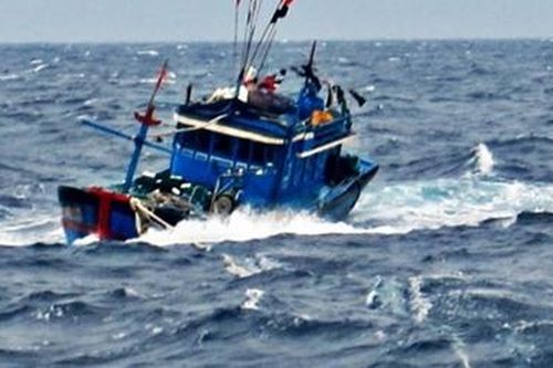 Tàu cá bị chìm khiến 5 người chết và mất tích không trình báo khi rời cảng