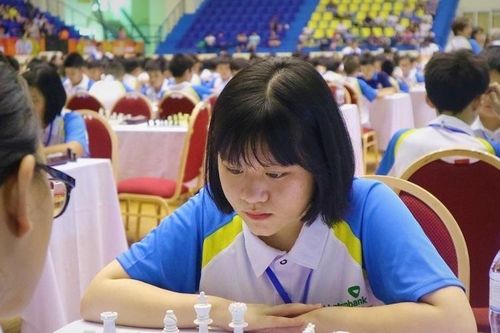 Nữ sinh lớp 10 ở Thái Nguyên vô địch cờ vua thế giới