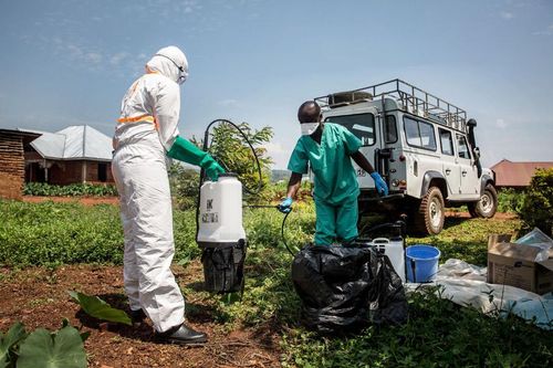 Dịch Ebola trở lại châu Phi: Đối mặt 'hiểm họa kép'