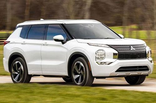 Mitsubishi Outlander 2022 sử dụng khung gầm, động cơ và phần mềm của Nissan X-Trail