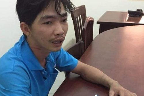 Về chúc Tết gia đình, bị em trai đâm chết