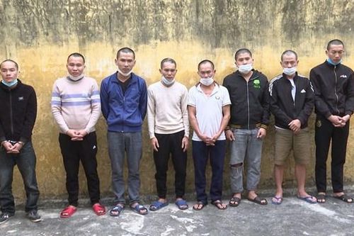Nhóm giang hồ ngang nhiên bắt giữ, đánh đập, ép người buôn lợn viết giấy nợ 150 triệu đồng