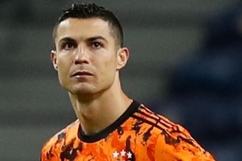 'Ronaldo đang đấu tranh với những ý tưởng của Pirlo'
