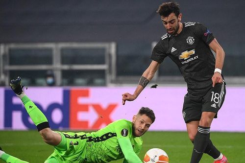Real Sociedad 0-4 MU: Fernandes lập cú đúp, MU đặt một chân vào vòng sau