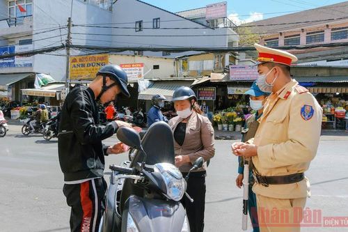 Đà Lạt phạt nặng các trường hợp không đeo khẩu trang nơi công cộng