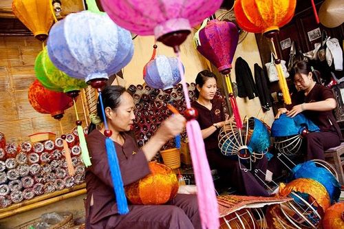 Lung linh đèn lồng Hội An