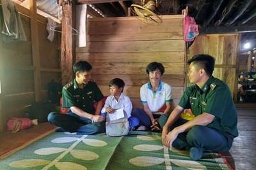 'Nâng bước em tới trường' tỏa sáng giá trị nhân văn