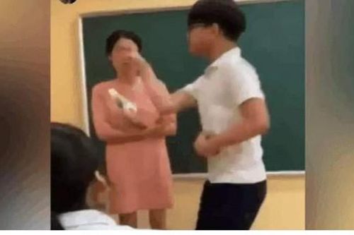 Thông tin chính thức vụ nam sinh tát cô giáo trên bục giảng
