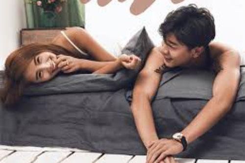 Nửa đêm tỉnh giấc, đàn ông bất chợt có màn 'đụng chạm' thế này thì chứng tỏ anh ấy thực sự đã yêu bạn tới phát cuồng