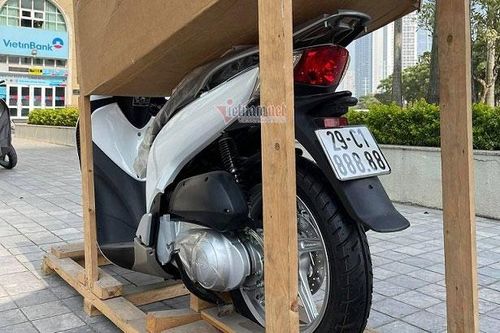 Dân chơi Hà Nội chi 900 triệu tậu Honda SH biển ngũ quý 8
