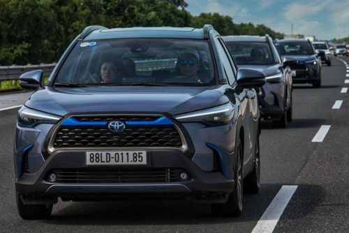 Hết giảm phí trước bạ, xe nhập khẩu Toyota tăng trưởng mạnh