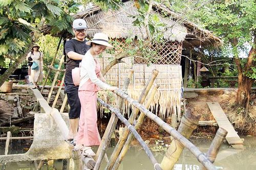 Khám phá 'viên ngọc xanh' giữa lòng Tây Đô
