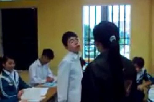 Thời chúng tôi, tuyệt không có việc trò hỗn với thầy, sao giờ băng hoại đến vậy?