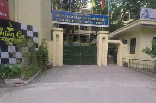 Nam sinh xông lên bục giảng tát cô giáo: Nhà trường lên tiếng