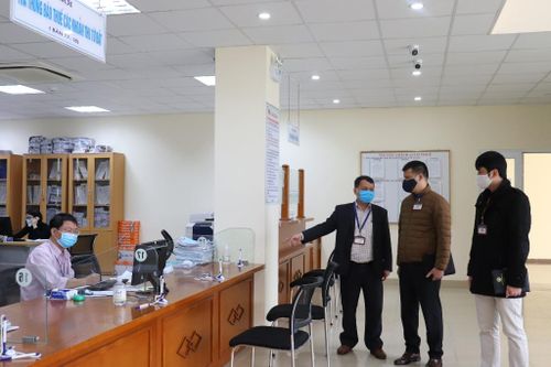 Thực hiện nghiêm việc tiếp nhận, giải quyết hồ sơ hành chính