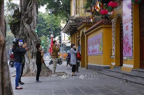 Hà Nội ảm đạm lễ hội, di tích đền chùa 'mùa' COVID