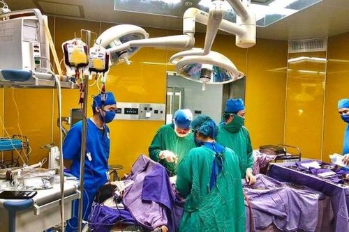 Cứu thành công sản phụ băng huyết sau sinh tại tuyến huyện