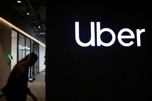 Uber phải coi tài xế là nhân viên tại Anh