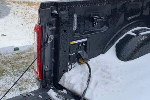 Ford F-150 đời 2021 làm máy phát điện trong bão tuyết tại Texas