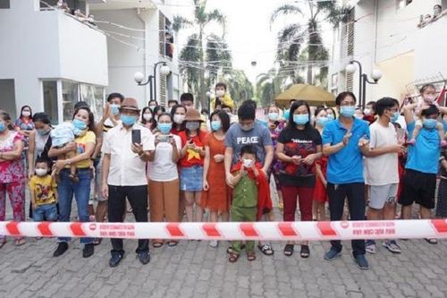 Bình Dương dỡ phong tỏa tòa nhà còn lại của chung cư Ehome 4 ở TP Thuận An