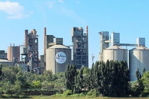 Công nhân Vicem Hoàng Thạch mắc COVID-19, Bộ Xây dựng họp khẩn