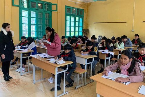 Nhiều địa phương cho học sinh đi học trở lại từ 22-2