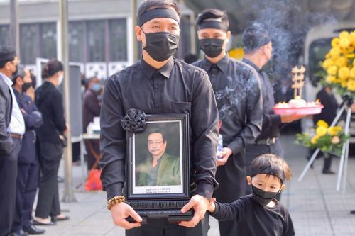 Gia đình, đồng nghiệp tiễn biệt NSND Hoàng Dũng