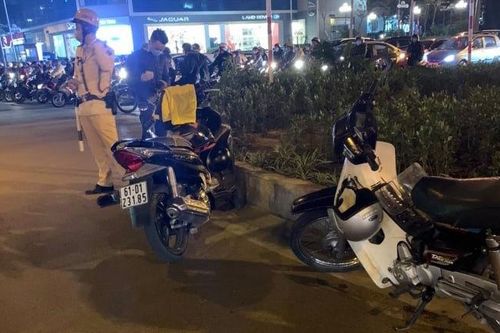 Người đàn ông bị đâm gục sau va chạm giao thông tại Hà Nội