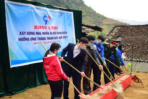 Khởi công Nhà 100 đồng, Nhà Nhân ái tặng thanh niên vùng cao có hoàn cảnh khó khăn