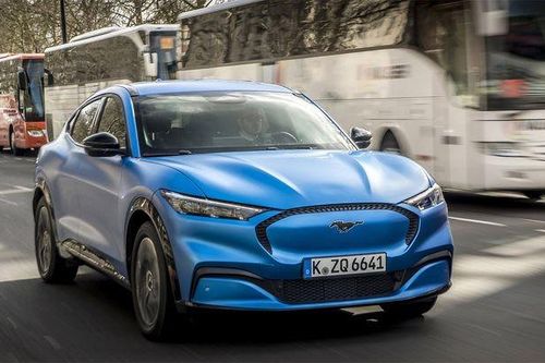 Ford sẽ dừng bán ôtô chạy bằng xăng dầu tại châu Âu vào năm 2030