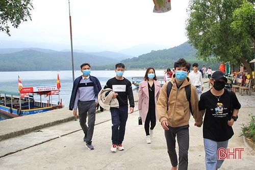 Hài hòa nhu cầu tâm linh và phòng dịch cho người dân Hà Tĩnh