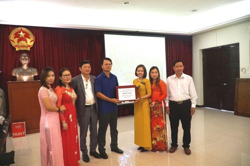 ĐSQ Việt Nam tại Malaysia hỗ trợ công tác chống dịch cho cộng đồng
