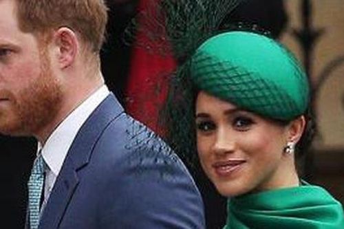 Vợ chồng Meghan Markle - Hoàng tử Harry chính thức bị cắt bỏ mọi quyền lợi, tước vị tại Hoàng gia Anh