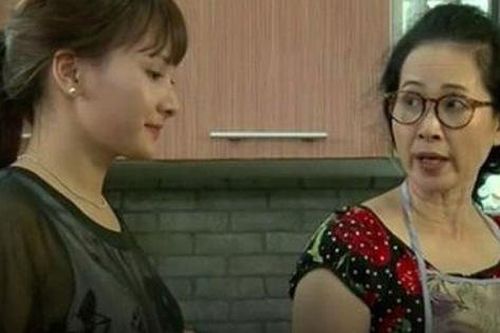 Tôi là con ruột mà còn khó chấp nhận nổi mẹ mình