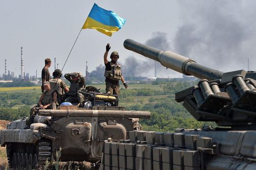 Chuyên gia Nga: Ukraine chuẩn bị xong 'kịch bản sức mạnh' để đánh chiếm Donbass