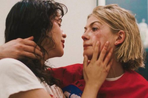 'I Care a Lot' - khi kẻ cắp gặp bà già