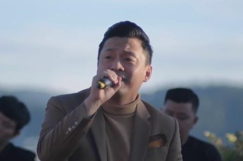Lam Trường hát loạt ca khúc làm nên tên tuổi