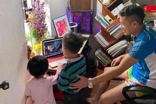 Giúp con học trực tuyến tốt