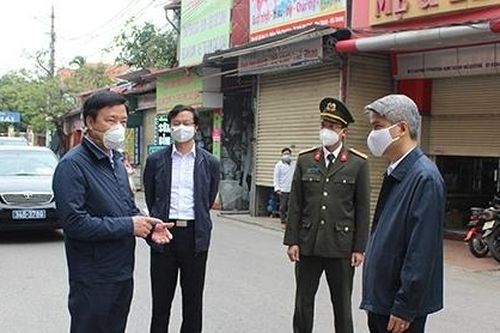 Tranh thủ từng giờ, từng phút, không kể ngày đêm truy vết, khoanh vùng dập dịch