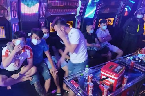 17 đối tượng tụ tập sử dụng ma túy trong phòng karaoke