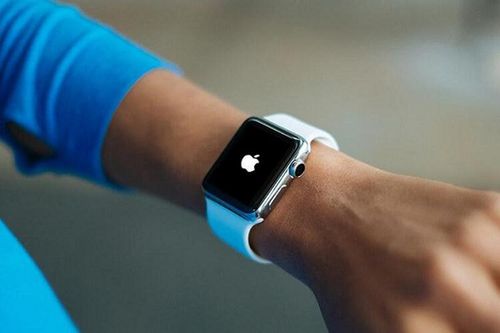 Apple 'xuống nước' nhận sửa chữa miễn phí Apple Watch lỗi sạc pin