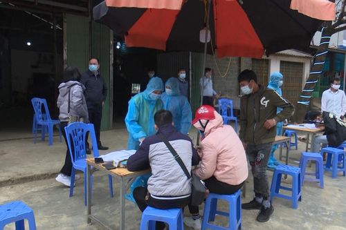 Hàng trăm người 'quên' Tết trong cuộc chiến truy vết, khoanh vùng Covid-19 ở Điện Biên