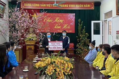 Ngân hàng Agribank Bắc Giang II: Trao tặng 1300 suất quà Tết cho người nghèo