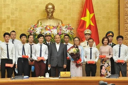 Các đề cử giải thưởng