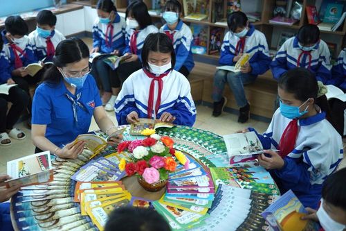 Thư viện sáng tạo gieo niềm vui, thắp tri thức cho học sinh miền núi
