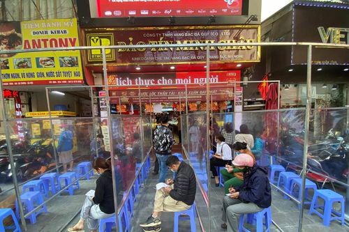 Phố vàng Hà Nội vắng khác lạ trong ngày Thần tài