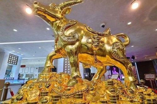 Những vật phẩm 'khủng' bằng vàng được chào hàng trong ngày vía Thần tài