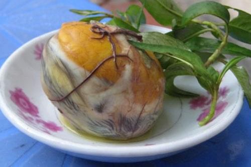 Tác dụng phụ nguy hiểm khi ăn quá nhiều trứng vịt lộn