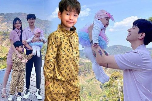Gia đình Thu Thủy mặc đồng bộ đi chơi, con trai riêng 'lệch pha' nhưng lại bảnh bao nhất nhà